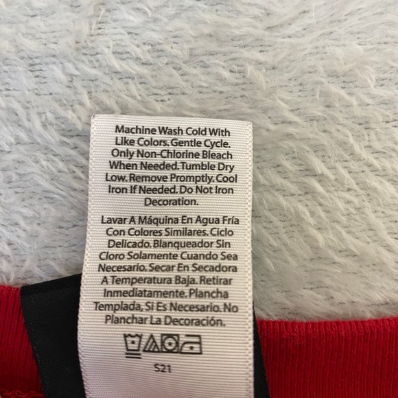 Disney Mickey & Minnie Kissmas Sweatshirt Junior Size M Red Snowflake Holiday - Picture 6 of 10